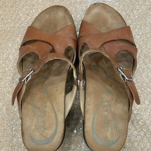 Dansko Women's Tan Leather Sandals